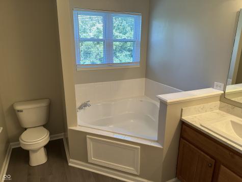 6302 Bishops Pond Lane Indianapolis IN 46268