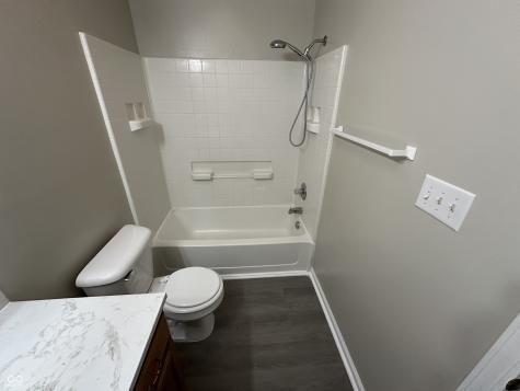 6302 Bishops Pond Lane Indianapolis IN 46268