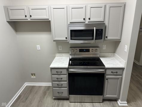 6302 Bishops Pond Lane Indianapolis IN 46268