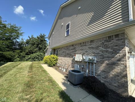 6302 Bishops Pond Lane Indianapolis IN 46268