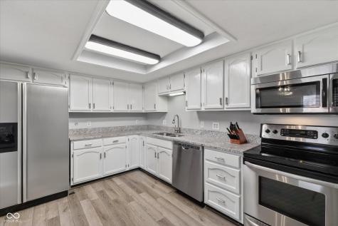 6131 Apache Drive Indianapolis IN 46254