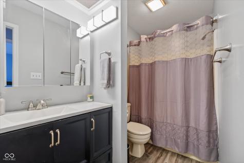 6131 Apache Drive Indianapolis IN 46254