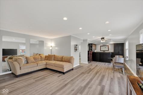 6131 Apache Drive Indianapolis IN 46254