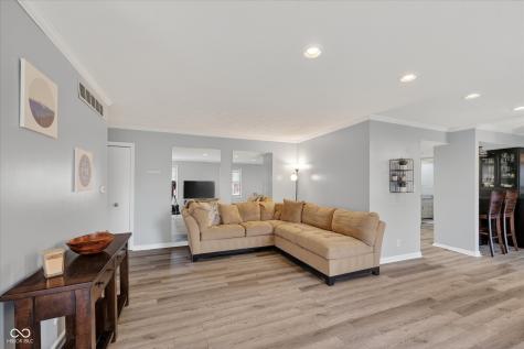 6131 Apache Drive Indianapolis IN 46254