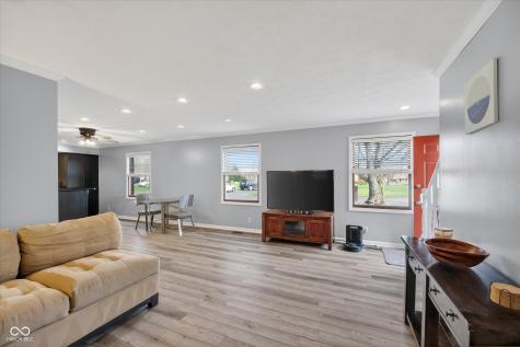 6131 Apache Drive Indianapolis IN 46254