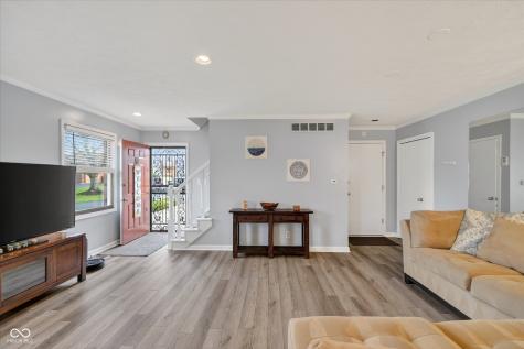 6131 Apache Drive Indianapolis IN 46254