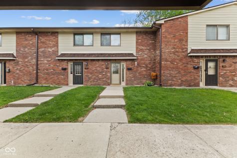 968 Greenwood Trail W Greenwood IN 46142