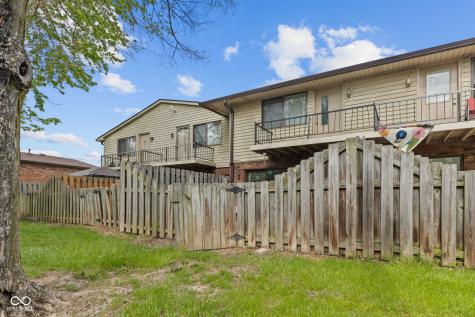 968 Greenwood Trail W Greenwood IN 46142