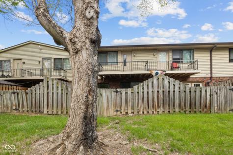 968 Greenwood Trail W Greenwood IN 46142