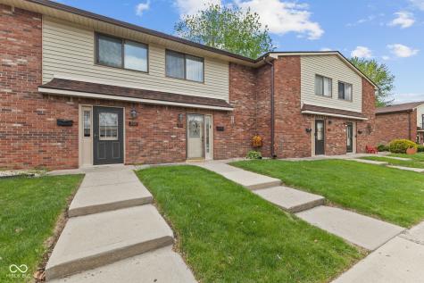 968 Greenwood Trail W Greenwood IN 46142