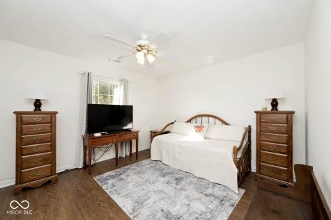7442 Courtyard Way Fishers IN 46038