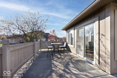 7442 Courtyard Way Fishers IN 46038