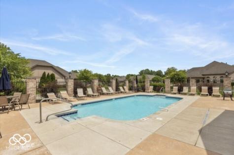 7442 Courtyard Way Fishers IN 46038