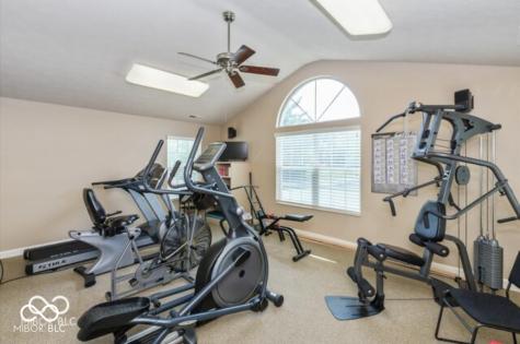 7442 Courtyard Way Fishers IN 46038