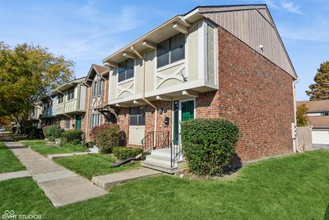 8123 Bromley Place Indianapolis IN 46219