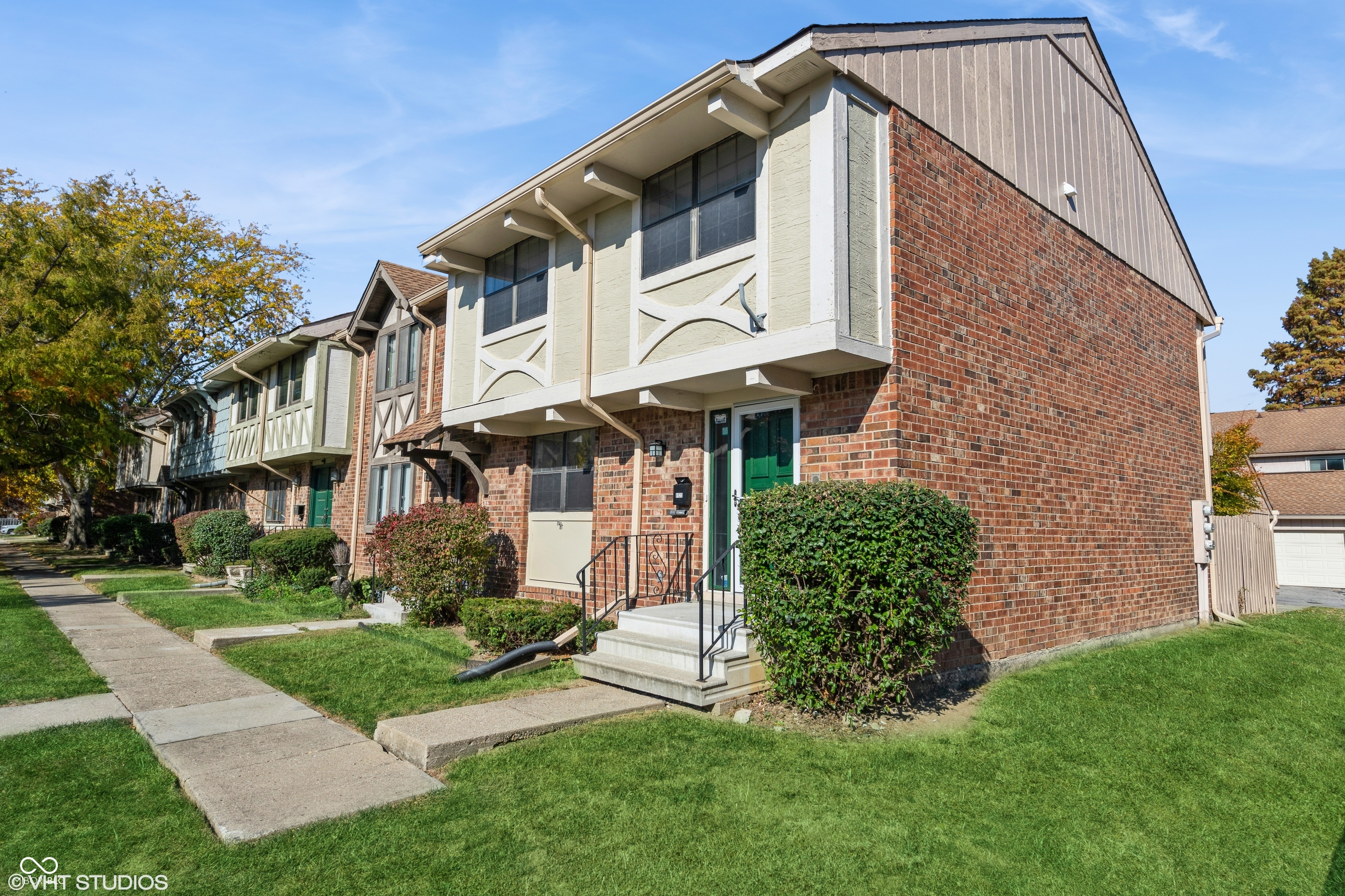 8123 Bromley Place Indianapolis IN 46219