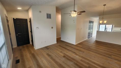 1836 Queensbridge Circle Indianapolis IN 46219