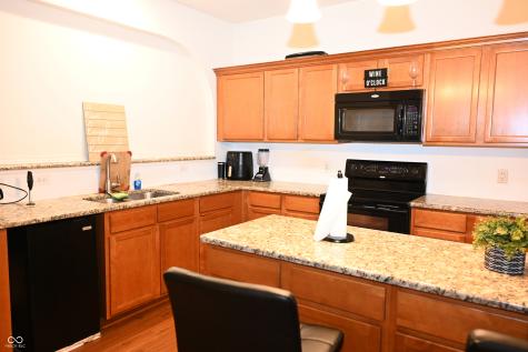 7136 Marsh Road Indianapolis IN 46278