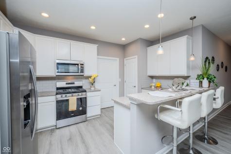 1565 Sadler Way Avon IN 46123