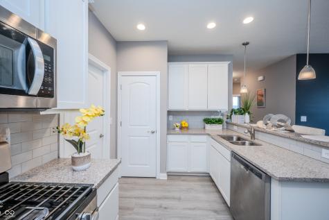 1565 Sadler Way Avon IN 46123