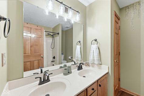 2746 Colony Lake West Drive Plainfield IN 46168