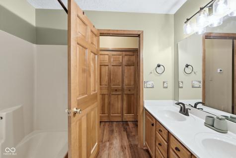 2746 Colony Lake West Drive Plainfield IN 46168