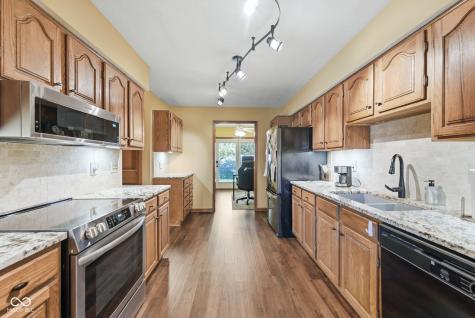 2746 Colony Lake West Drive Plainfield IN 46168
