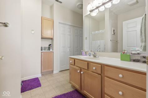 8042 Hazen Way Indianapolis IN 46216