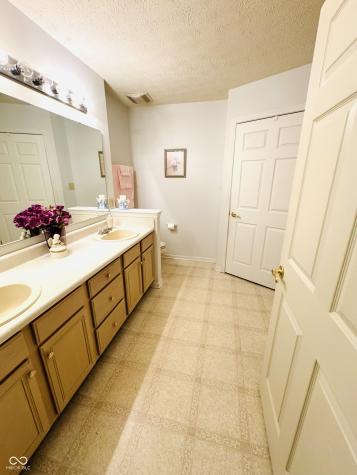 1146 Nanwich Court Indianapolis IN 46217