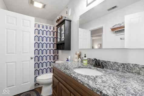 5924 Highgate Circle E Indianapolis IN 46250