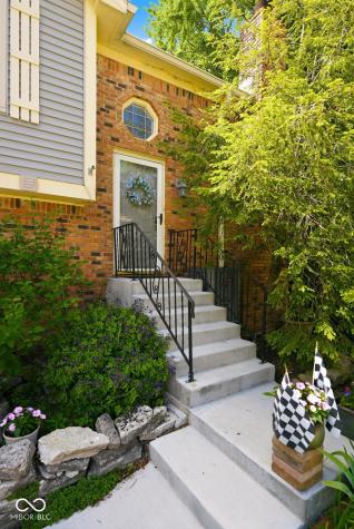 7455 Prairie Lake Drive Indianapolis IN 46256