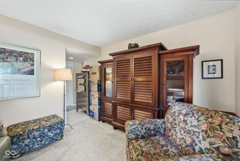 7455 Prairie Lake Drive Indianapolis IN 46256