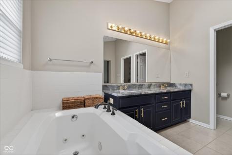 8079 Lower Bay Lane Indianapolis IN 46236