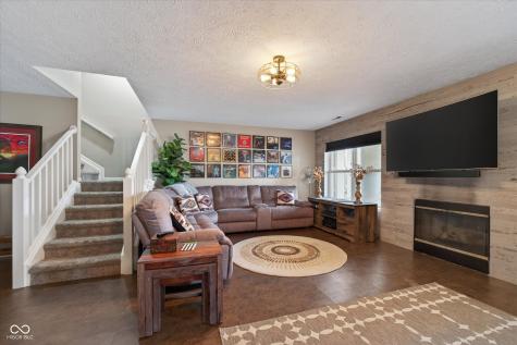 8079 Lower Bay Lane Indianapolis IN 46236