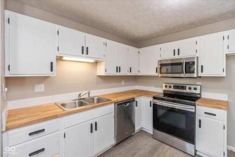 9526 Bay Vista E Drive Indianapolis IN 46250