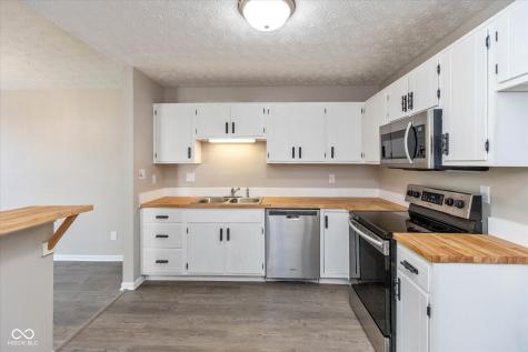 9526 Bay Vista E Drive Indianapolis IN 46250