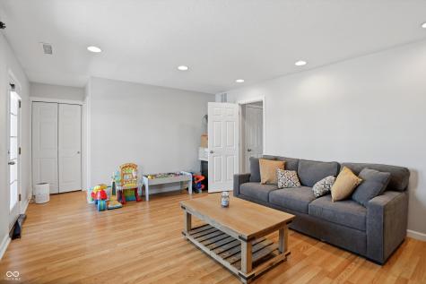 992 Bard Lane Carmel IN 46032