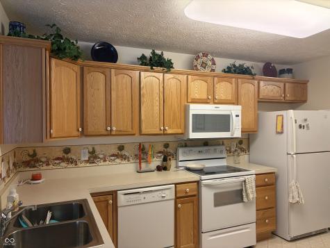 166 Lake View Court Avon IN 46123