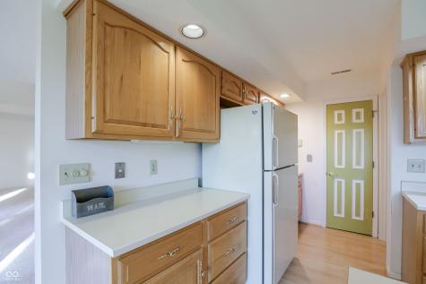 1671 Cloister Drive Indianapolis IN 46260