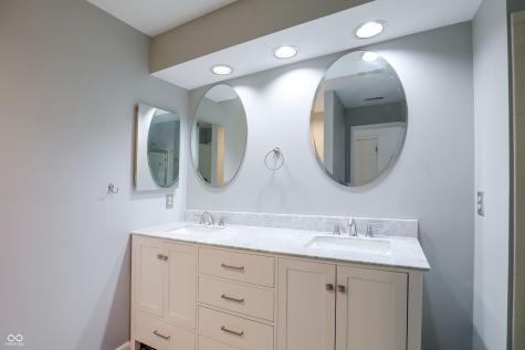 1671 Cloister Drive Indianapolis IN 46260