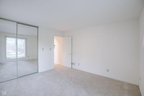 1671 Cloister Drive Indianapolis IN 46260
