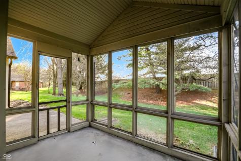 1671 Cloister Drive Indianapolis IN 46260