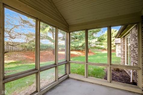 1671 Cloister Drive Indianapolis IN 46260