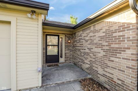 1671 Cloister Drive Indianapolis IN 46260