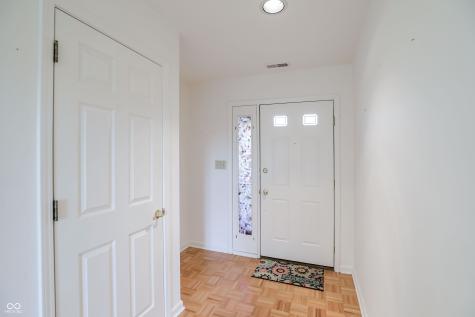 1671 Cloister Drive Indianapolis IN 46260