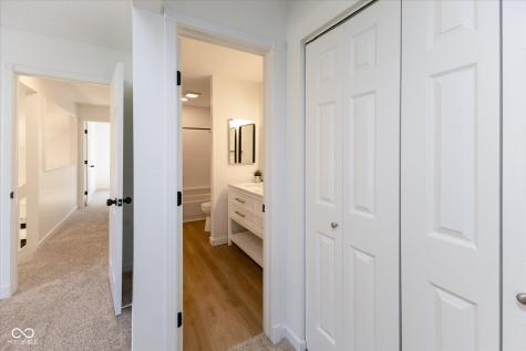 7913 Hunters Path Indianapolis IN 46214
