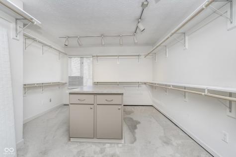 2305 Van Ness Place Indianapolis IN 46240