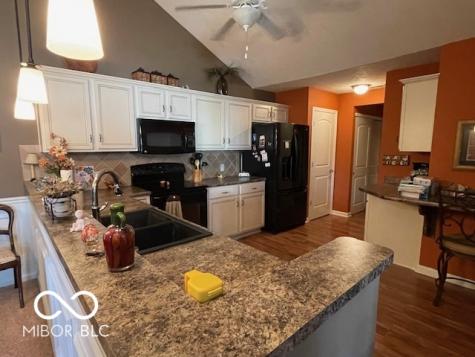 1161 Extraordinary Trail Greenfield IN 46140