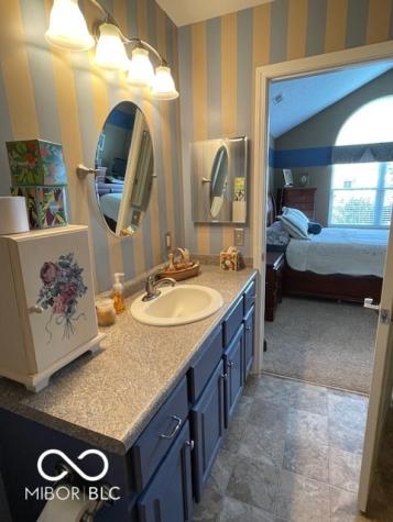 1161 Extraordinary Trail Greenfield IN 46140