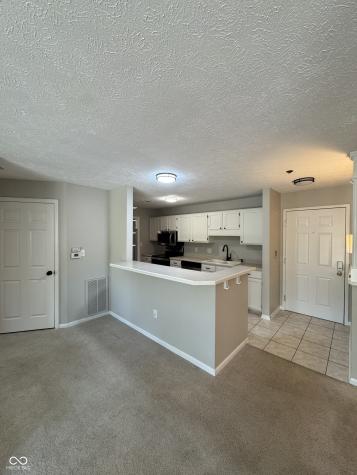 8720 Yardley Court Indianapolis IN 46268